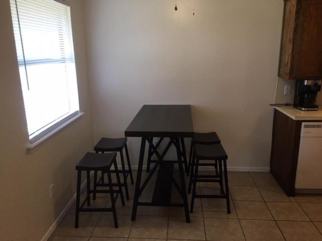 Fully Furnished Two Bedroom Apartment Lawton Luaran gambar