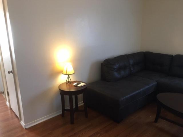 Fully Furnished Two Bedroom Apartment Lawton Luaran gambar